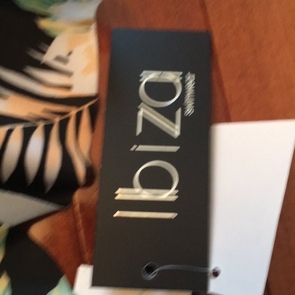 NWT Sizes small left only - Picture 2 of 11